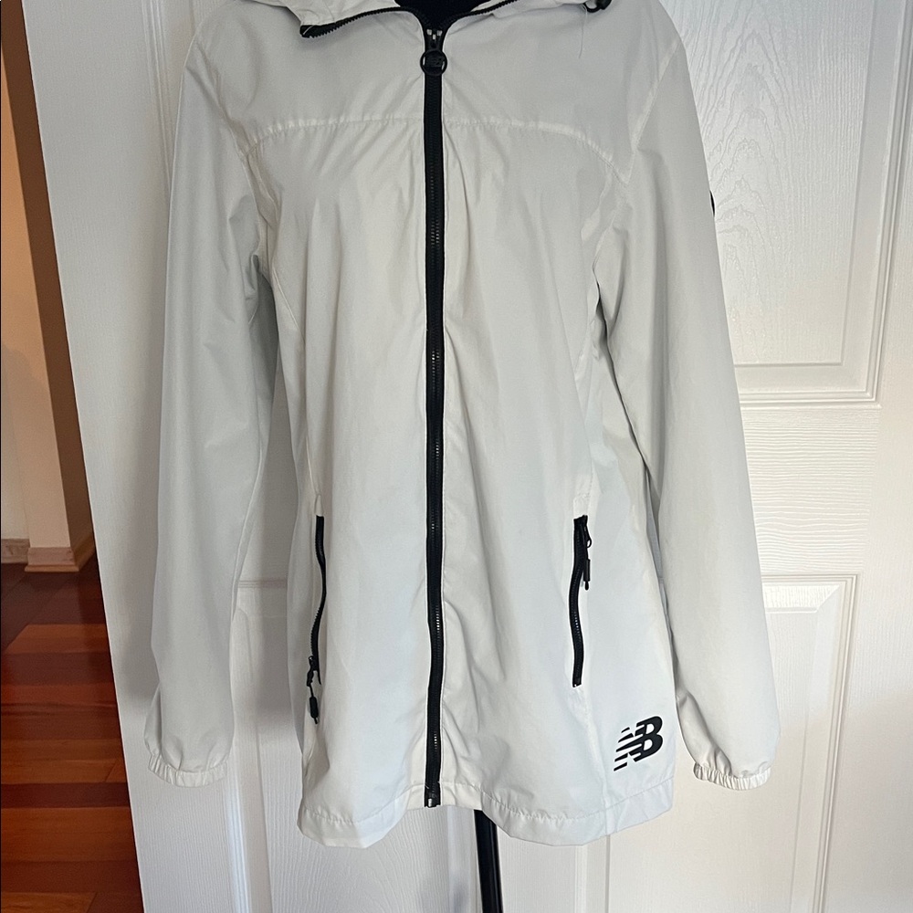 New Balance  white Lightweight Spring Jacket – Excellent Condition Medium